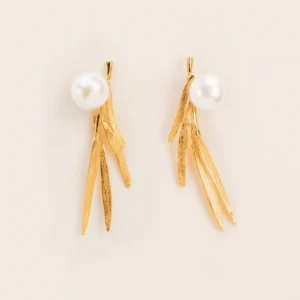 Wouters&Hendrix – oorbellen met bamboestructuur en zoetwaterparel