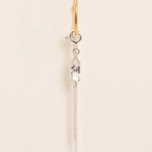 Wouters&Hendrix – single hoop met marquis kristal en spring ring