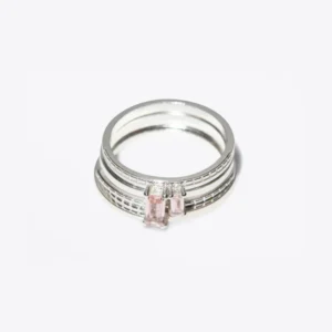 Lore Van Keer - brut ring met lichtroze morganiet zilver