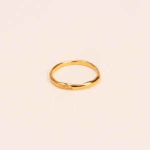 Wouters&Hendrix – 18K gouden organische ring met 3 diamanten