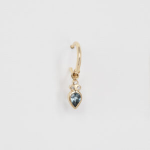 Céline D'aoust - 14K gouden single hoop met diamanten en blauwe toermalijn