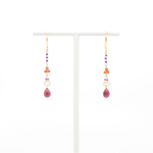 AX - oorbellen met granaat en glasparels