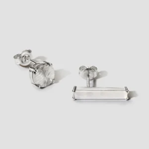 Lore Van Keer - asymmetrische epoc studs met maansteen